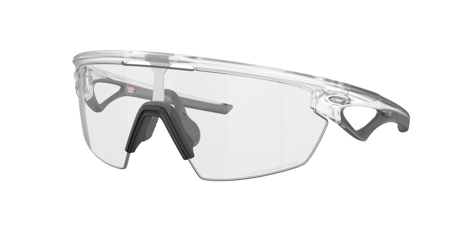 Oakley Sphaera Matte Clear/Clear To Black | Photochromic